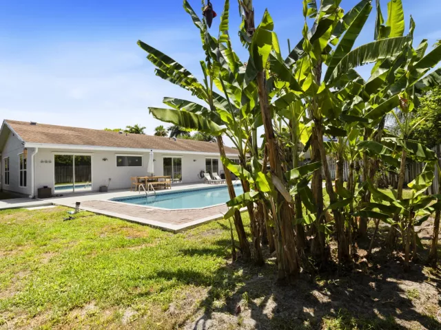 3-bedroom home for rent in Boca Raton - 4114 BAY LAUREL Way - MondialRealty