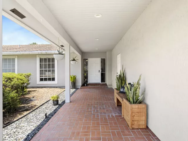 3-bedroom home for rent in Boca Raton - 4114 BAY LAUREL Way - MondialRealty