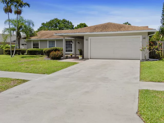 3-bedroom home for rent in Boca Raton - 4114 BAY LAUREL Way - MondialRealty