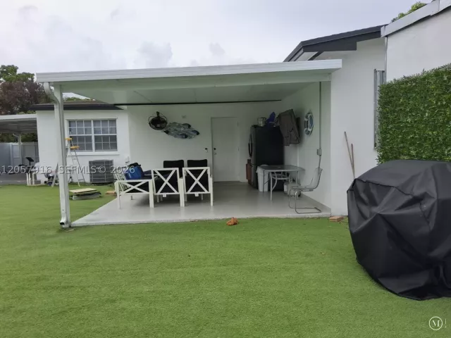 4-bedroom home for sale in Miami Gardens - 18045 NW 2nd Pl - MondialRealty