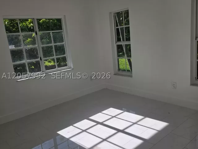 3-bedroom home for rent in Miami - 18391 SW 204th St - MondialRealty