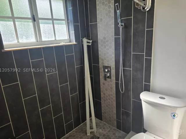 3-bedroom home for rent in Miami - 18391 SW 204th St - MondialRealty