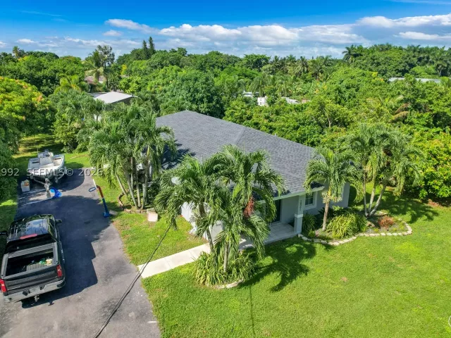 3-bedroom home for rent in Miami - 18391 SW 204th St - MondialRealty
