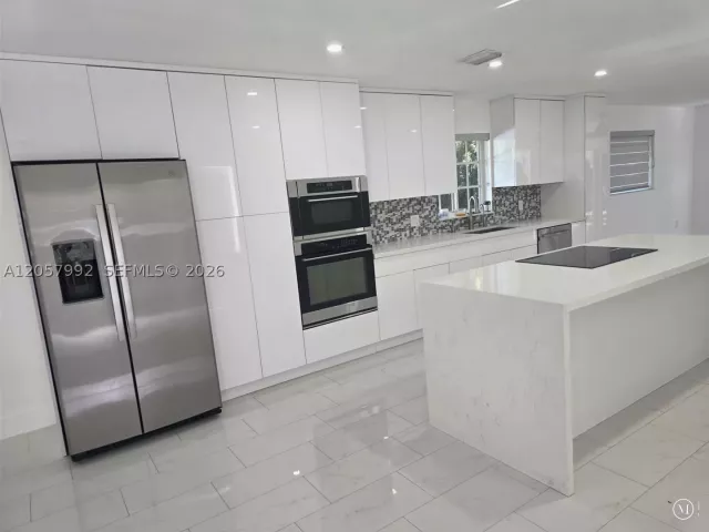 3-bedroom home for rent in Miami - 18391 SW 204th St - MondialRealty