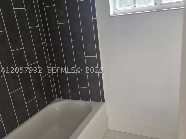 3-bedroom home for rent in Miami - 18391 SW 204th St - MondialRealty