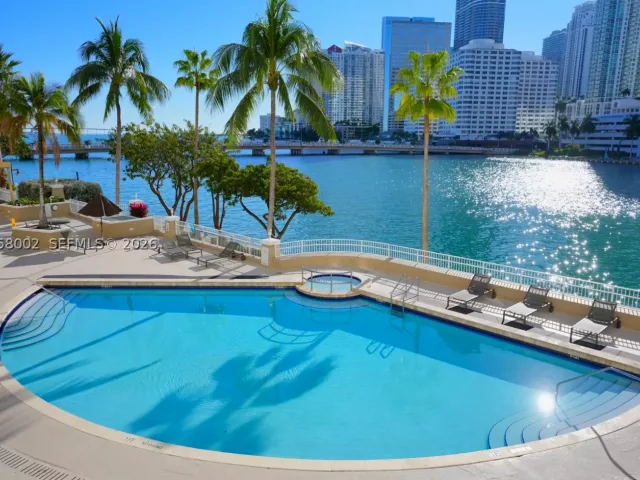 2-bedroom condo for rent in Miami - 701 Brickell Key Blvd 604 - MondialRealty