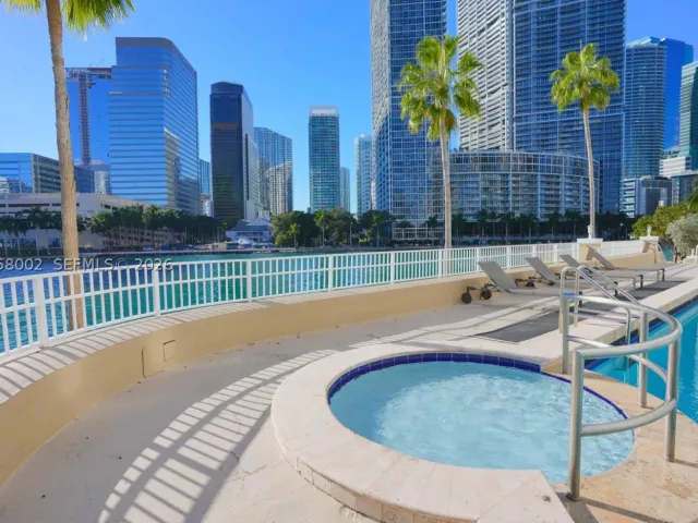 2-bedroom condo for rent in Miami - 701 Brickell Key Blvd 604 - MondialRealty