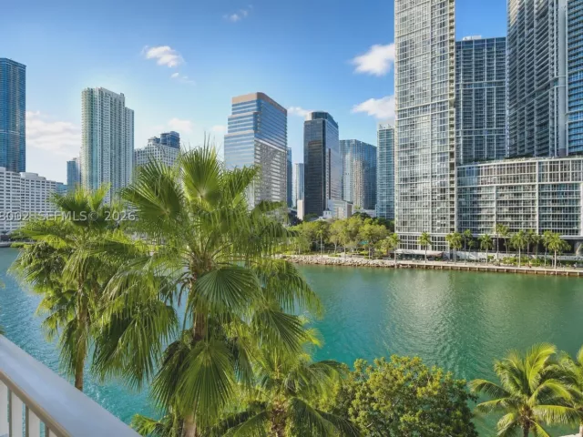 2-bedroom condo for rent in Miami - 701 Brickell Key Blvd 604 - MondialRealty