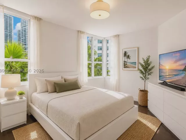 2-bedroom condo for rent in Miami - 701 Brickell Key Blvd 604 - MondialRealty