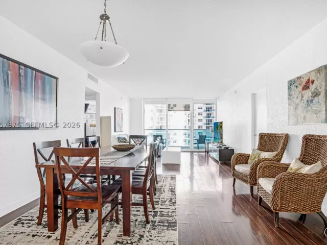2-bedroom condo for sale in Hollywood - 4001 S Ocean Dr 7P - MondialRealty