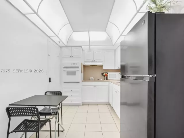 2-bedroom condo for sale in Hollywood - 4001 S Ocean Dr 7P - MondialRealty