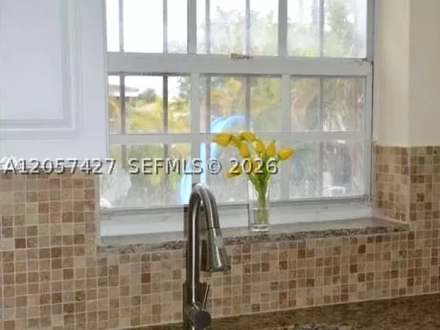 4-bedroom home for sale in Miami - 8441 SW 32nd Ter - MondialRealty