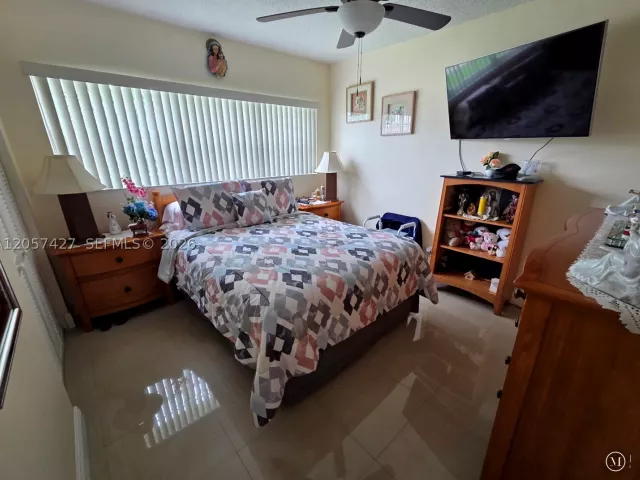 4-bedroom home for sale in Miami - 8441 SW 32nd Ter - MondialRealty