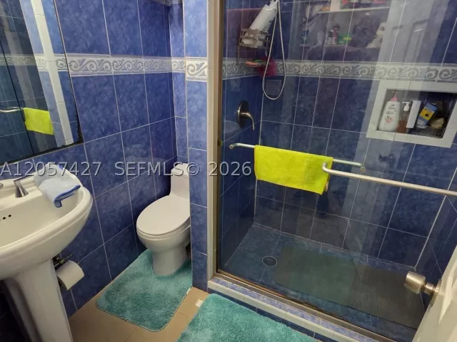 4-bedroom home for sale in Miami - 8441 SW 32nd Ter - MondialRealty