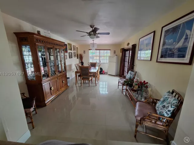 4-bedroom home for sale in Miami - 8441 SW 32nd Ter - MondialRealty