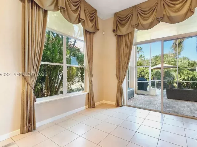 3-bedroom home for sale in West Palm Beach - 8155 Cypress Point Rd - MondialRealty