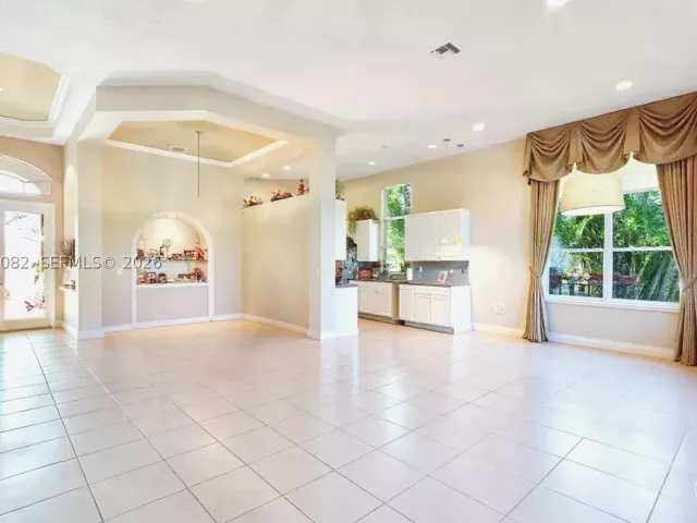 3-bedroom home for sale in West Palm Beach - 8155 Cypress Point Rd - MondialRealty