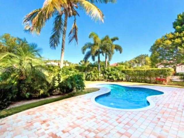 3-bedroom home for sale in West Palm Beach - 8155 Cypress Point Rd - MondialRealty