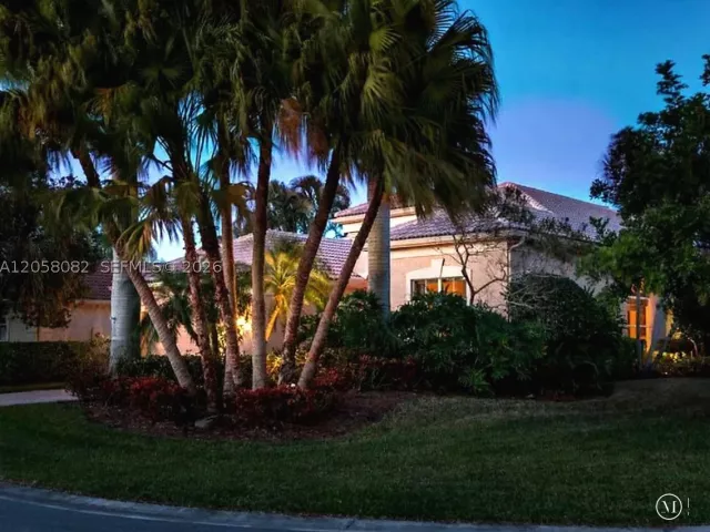 3-bedroom home for sale in West Palm Beach - 8155 Cypress Point Rd - MondialRealty