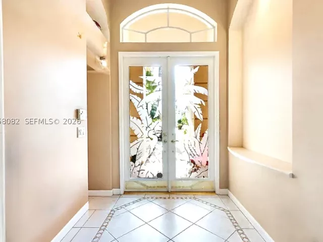 3-bedroom home for sale in West Palm Beach - 8155 Cypress Point Rd - MondialRealty