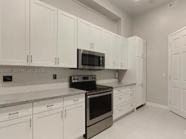 3-bedroom home for sale in West Palm Beach - 8155 Cypress Point Rd - MondialRealty
