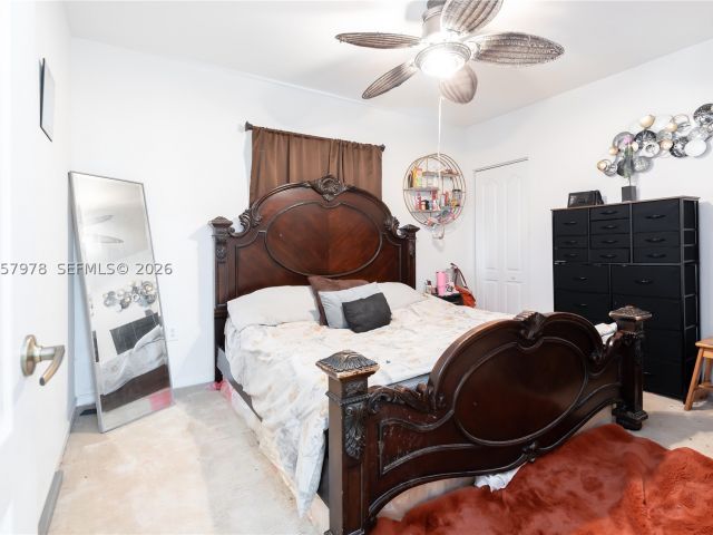 6-bedroom home for sale in Homestead - 14324 SW 276th Way - MondialRealty