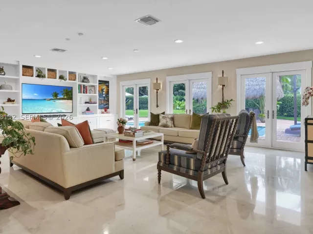 4-bedroom home for sale in Miami - 7400 SW 81st Ave - MondialRealty