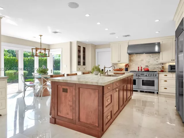 4-bedroom home for sale in Miami - 7400 SW 81st Ave - MondialRealty