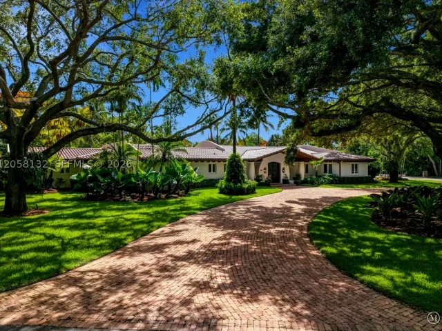 4-bedroom home for sale in Miami - 7400 SW 81st Ave - MondialRealty
