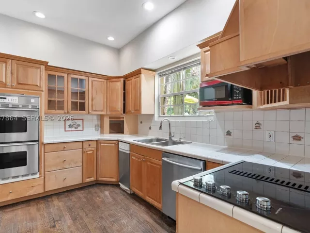 3-bedroom home for rent in Miami Beach - 4445 N Michigan Ave - MondialRealty