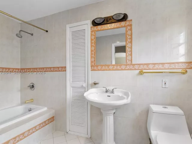 3-bedroom home for rent in Miami Beach - 4445 N Michigan Ave - MondialRealty