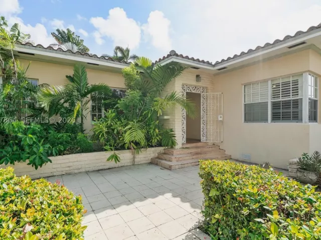 3-bedroom home for rent in Miami Beach - 4445 N Michigan Ave - MondialRealty