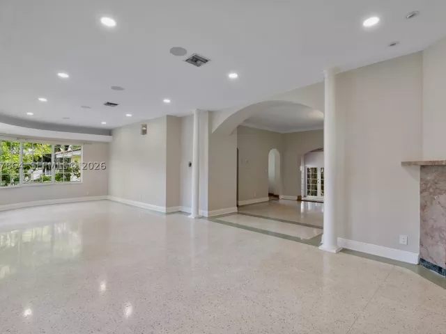 3-bedroom home for rent in Miami Beach - 4445 N Michigan Ave - MondialRealty