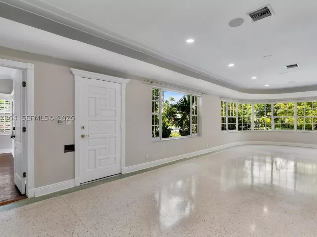 3-bedroom home for rent in Miami Beach - 4445 N Michigan Ave - MondialRealty