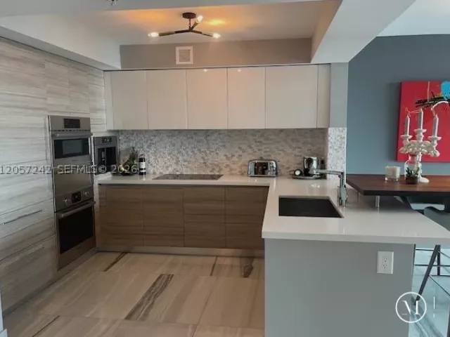 3-bedroom condo for sale in Sunny Isles Beach - 330 Sunny Isles Blvd 5-1506 - MondialRealty
