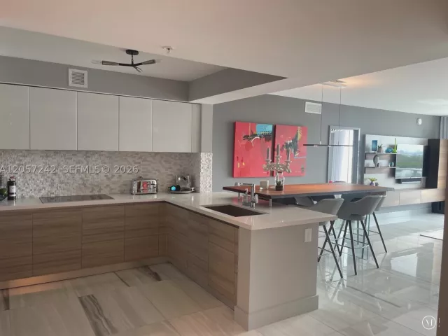 3-bedroom condo for sale in Sunny Isles Beach - 330 Sunny Isles Blvd 5-1506 - MondialRealty