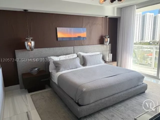 3-bedroom condo for sale in Sunny Isles Beach - 330 Sunny Isles Blvd 5-1506 - MondialRealty