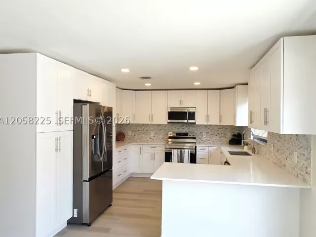 3-bedroom home for sale in Pompano Beach - 601 NE 1st St - MondialRealty