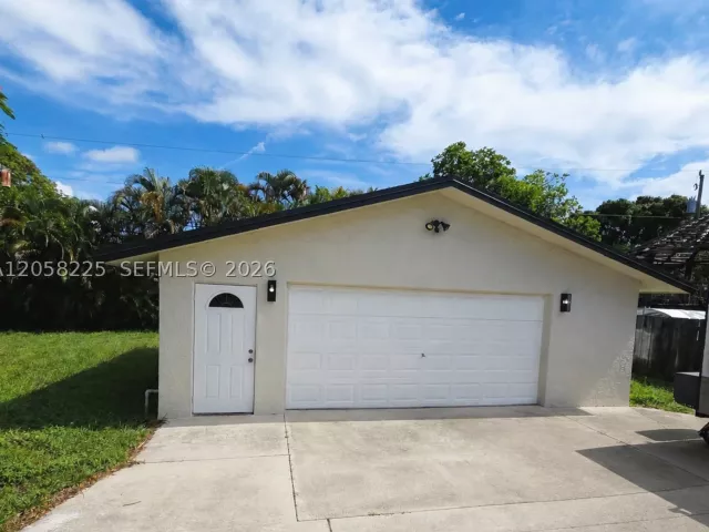 3-bedroom home for sale in Pompano Beach - 601 NE 1st St - MondialRealty