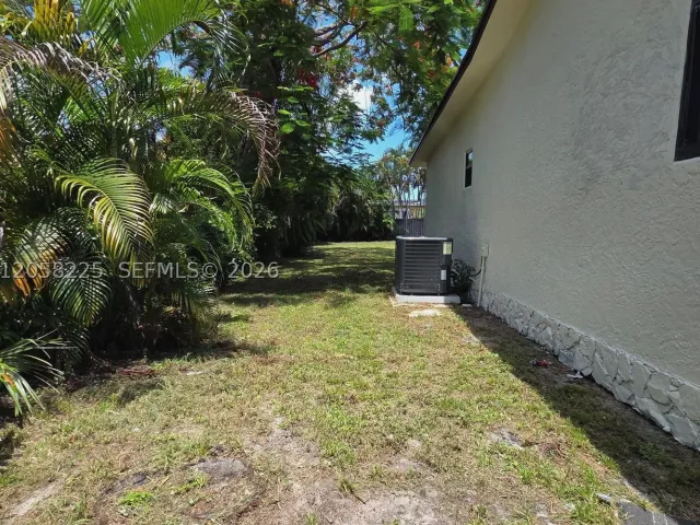 3-bedroom home for sale in Pompano Beach - 601 NE 1st St - MondialRealty