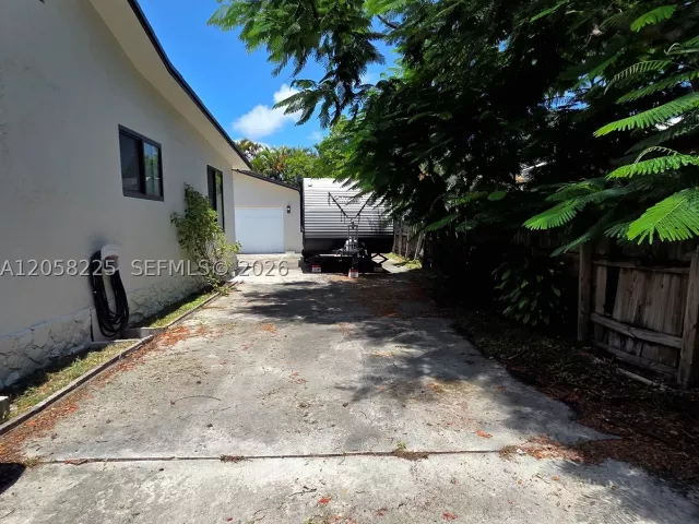 3-bedroom home for sale in Pompano Beach - 601 NE 1st St - MondialRealty