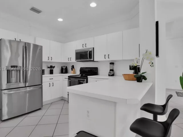 4-bedroom home for rent in Miami - 15270 SW 115th Ter - MondialRealty