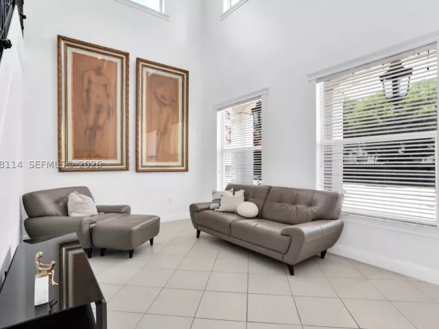 4-bedroom home for rent in Miami - 15270 SW 115th Ter - MondialRealty
