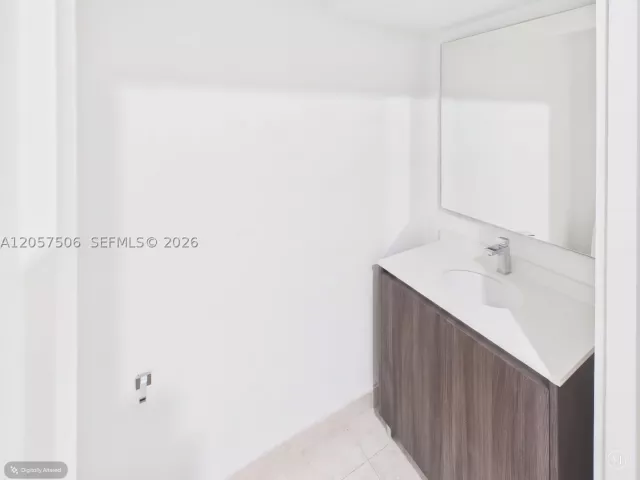 1-bedroom condo for sale in Miami - 488 NE 18th St 203 - MondialRealty