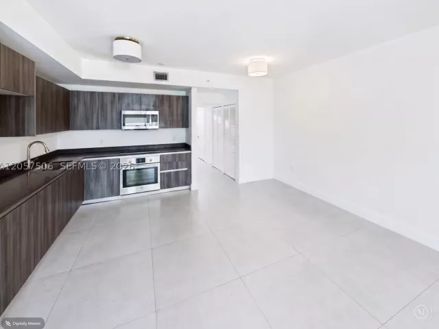 1-bedroom condo for sale in Miami - 488 NE 18th St 203 - MondialRealty