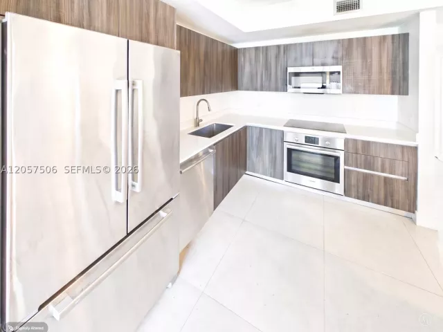 1-bedroom condo for sale in Miami - 488 NE 18th St 203 - MondialRealty