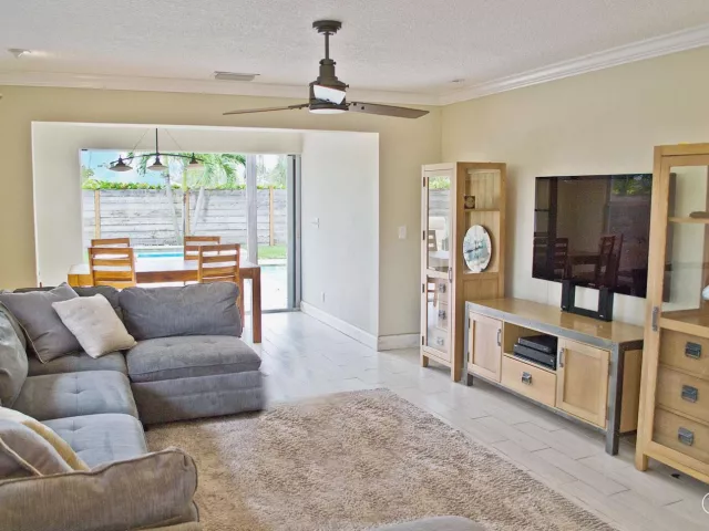 2-bedroom home for rent in Delray Beach - 922 Turner Road - MondialRealty