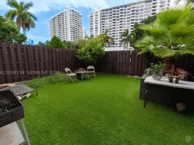 3-bedroom home for rent in Hallandale Beach - 2200 NE 7th St - MondialRealty