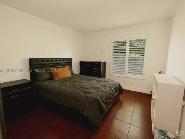 3-bedroom home for rent in Hallandale Beach - 2200 NE 7th St - MondialRealty