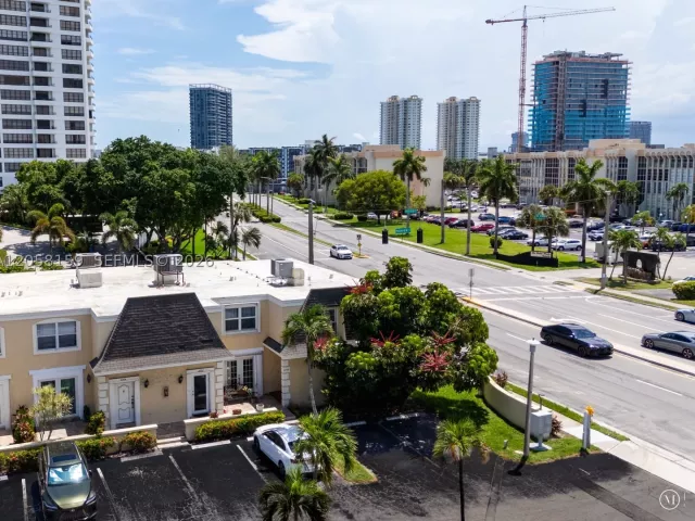 3-bedroom home for rent in Hallandale Beach - 2200 NE 7th St - MondialRealty